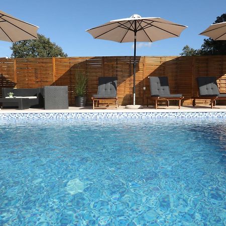 Apartman Debora Sa Privatnim Bazenom Pola Esterno foto