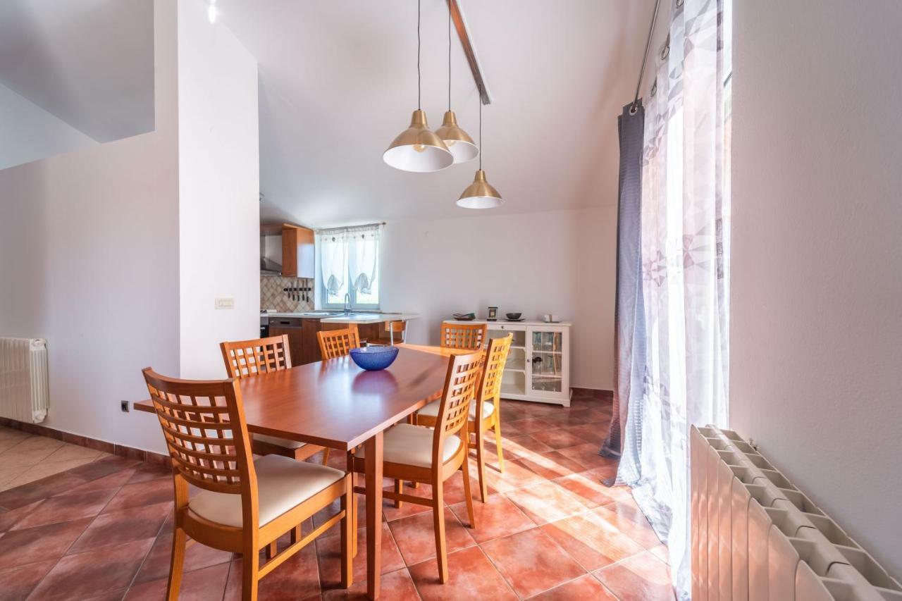 Apartman Debora Sa Privatnim Bazenom Pola Esterno foto